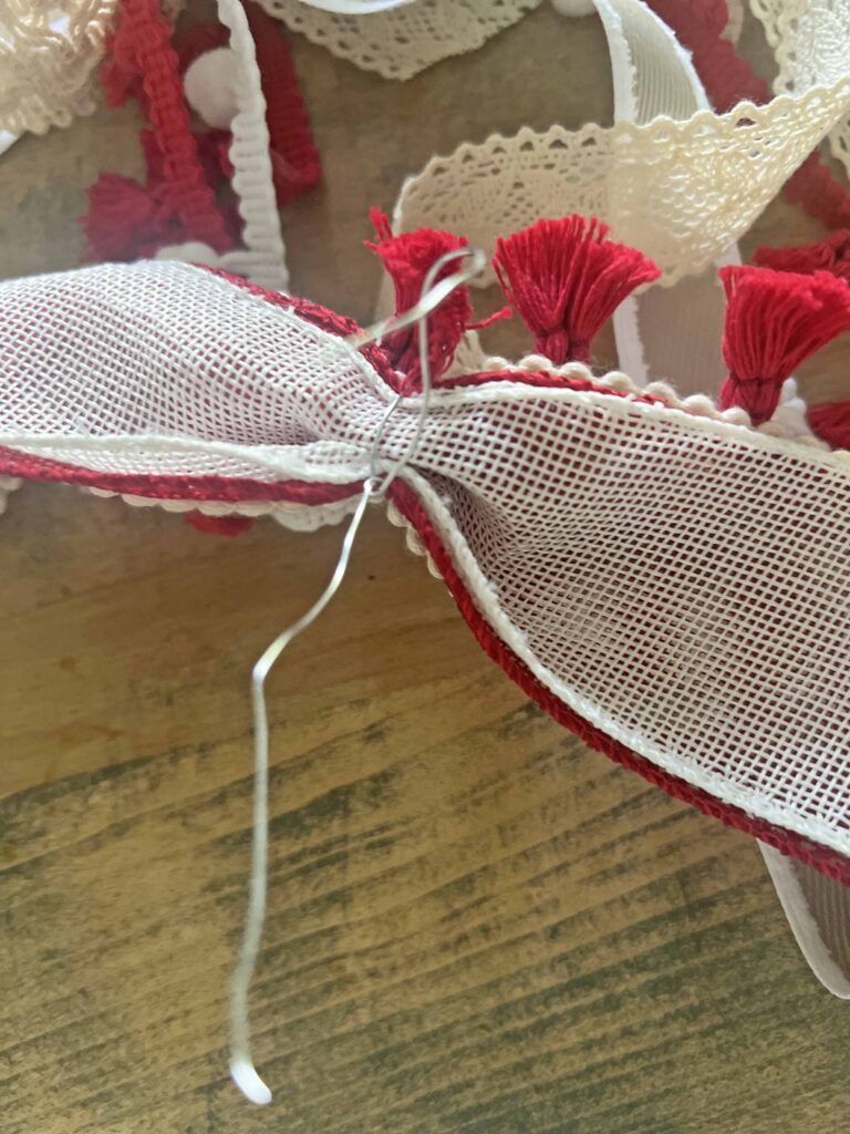 Valentine's Day long tail bow & a hack tutorial