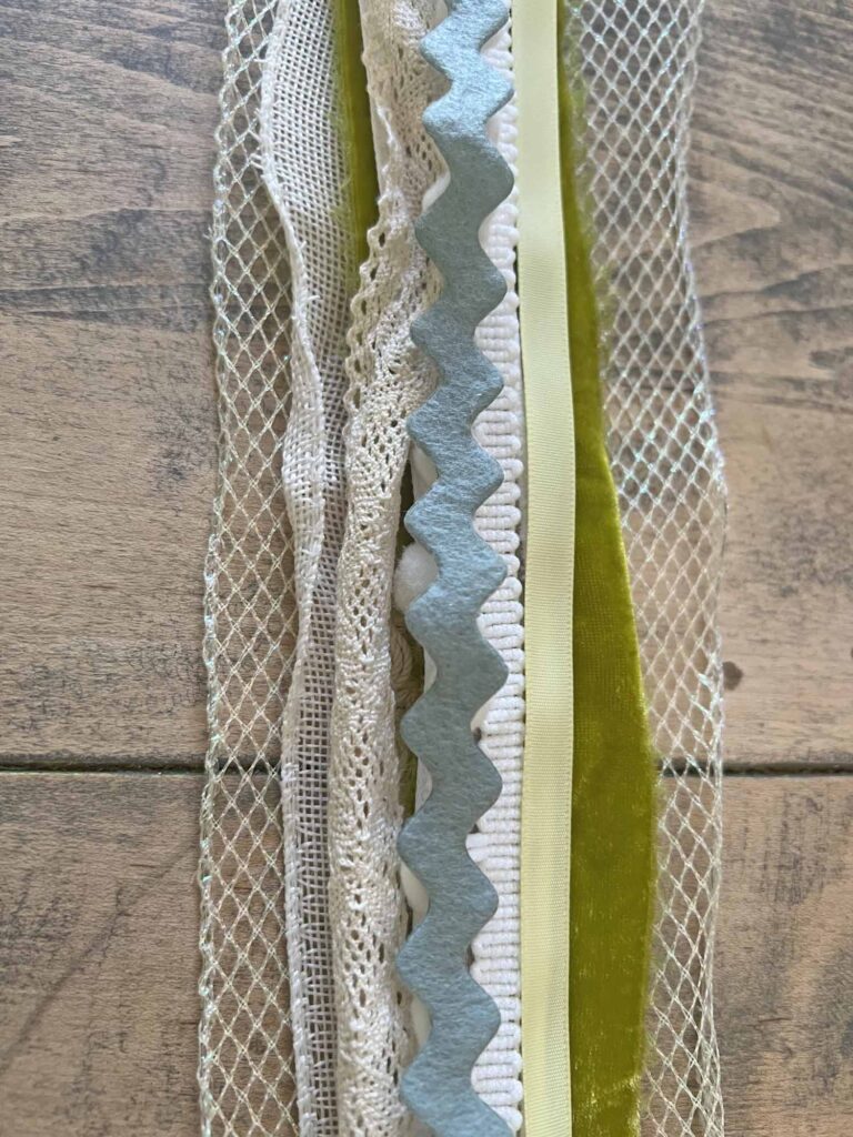 Seasonal decor: Easter charming spring wreath idea