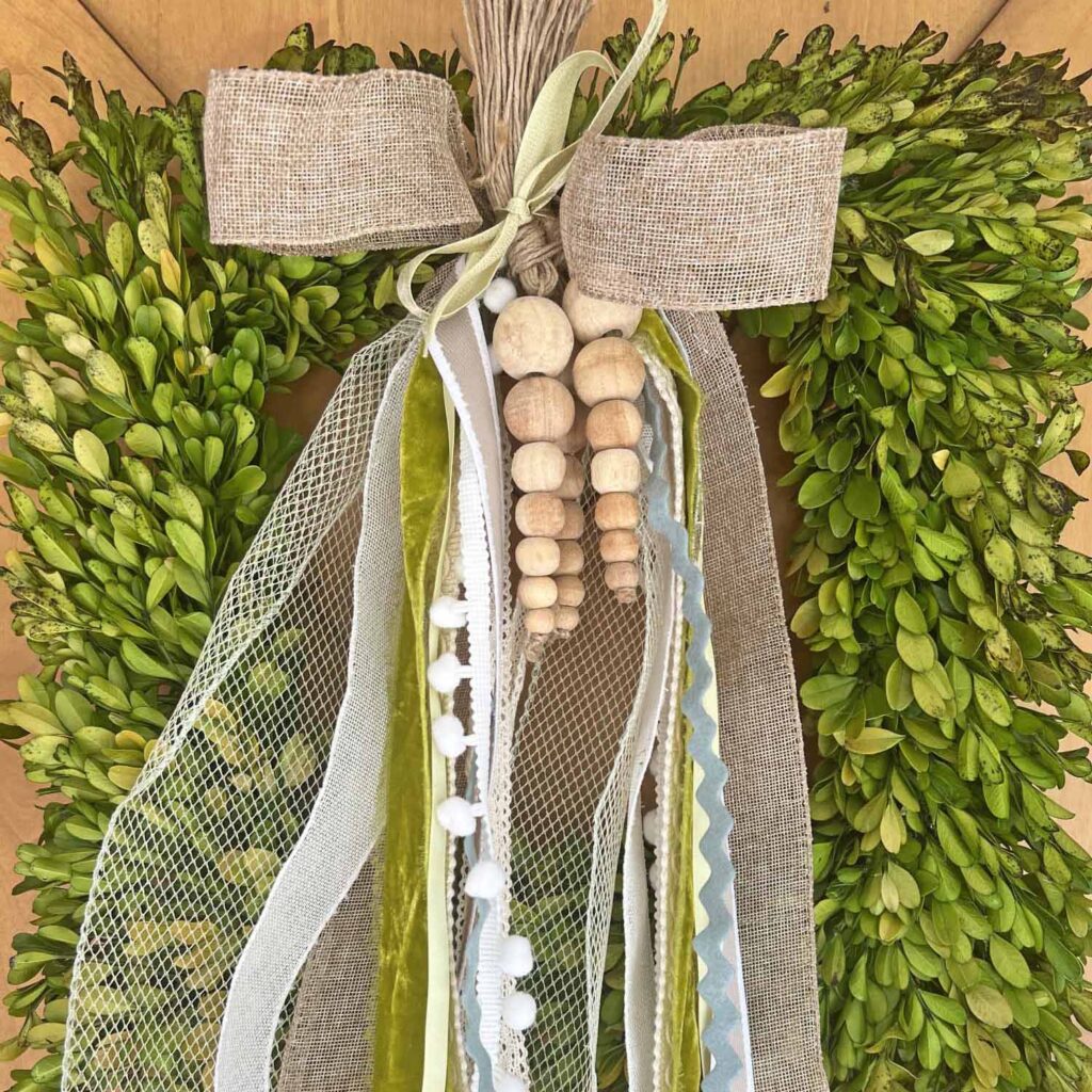 Seasonal decor: Easter charming spring wreath idea