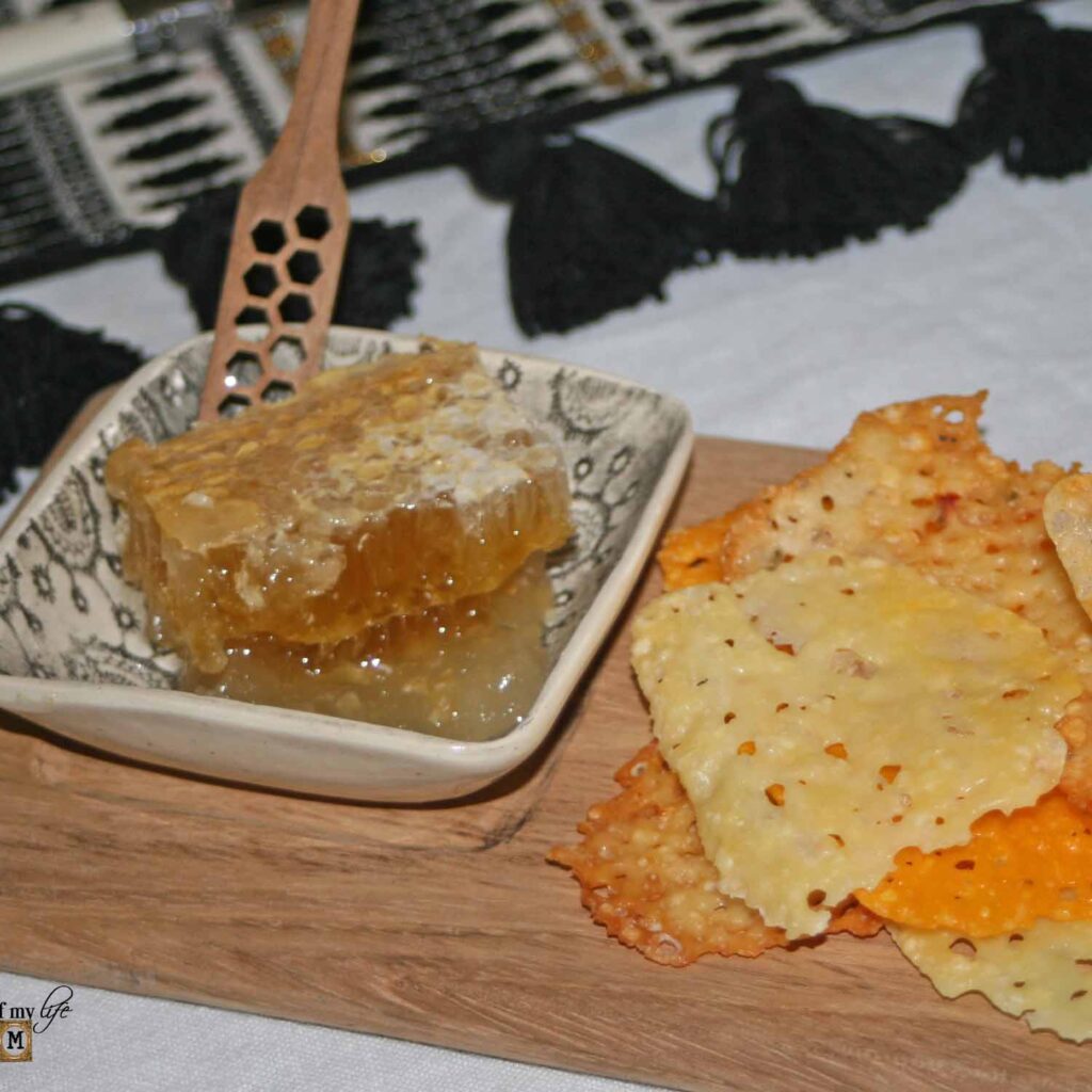honeycomb cheesy cracker appetizer recipe