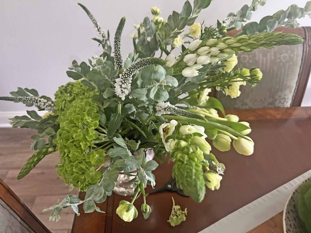 How to build an asymmetrical arrangement the easy way top view close-up