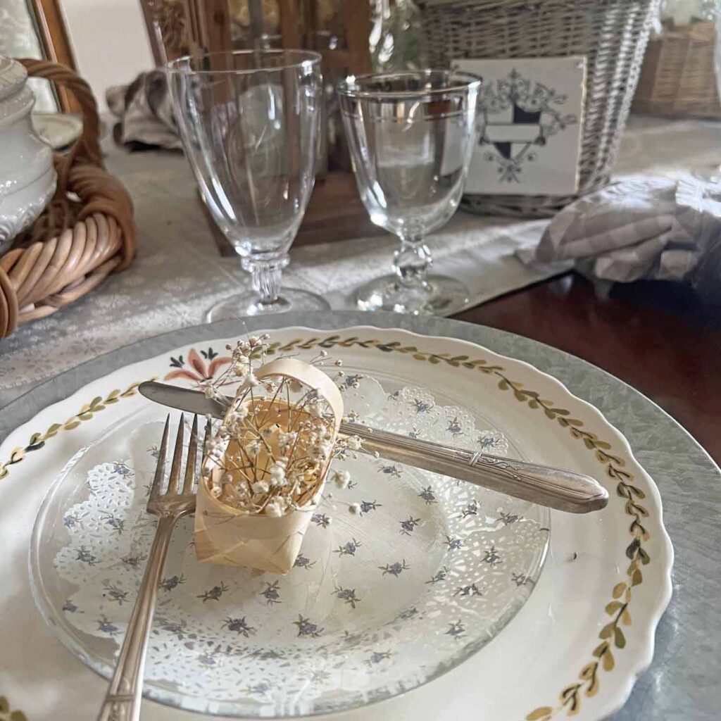 How to Create a Unique Floral Table Setting with Thrifted Baskets