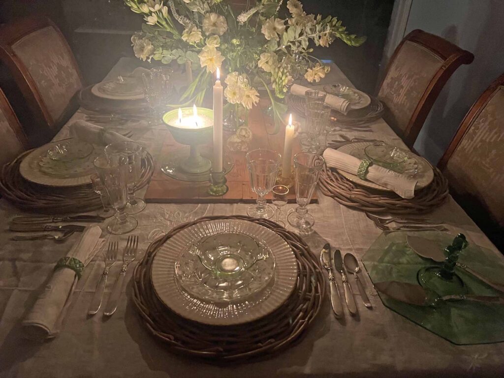 how to set a vintage inspired spring table by candlelight
