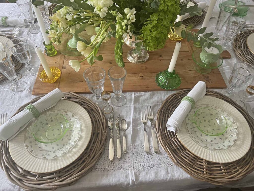 how to set a vintage inspired spring table place settings