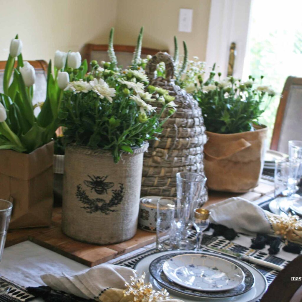 Buzzworthy Decor: Bee inspired home decor ideas bee theme tablescape