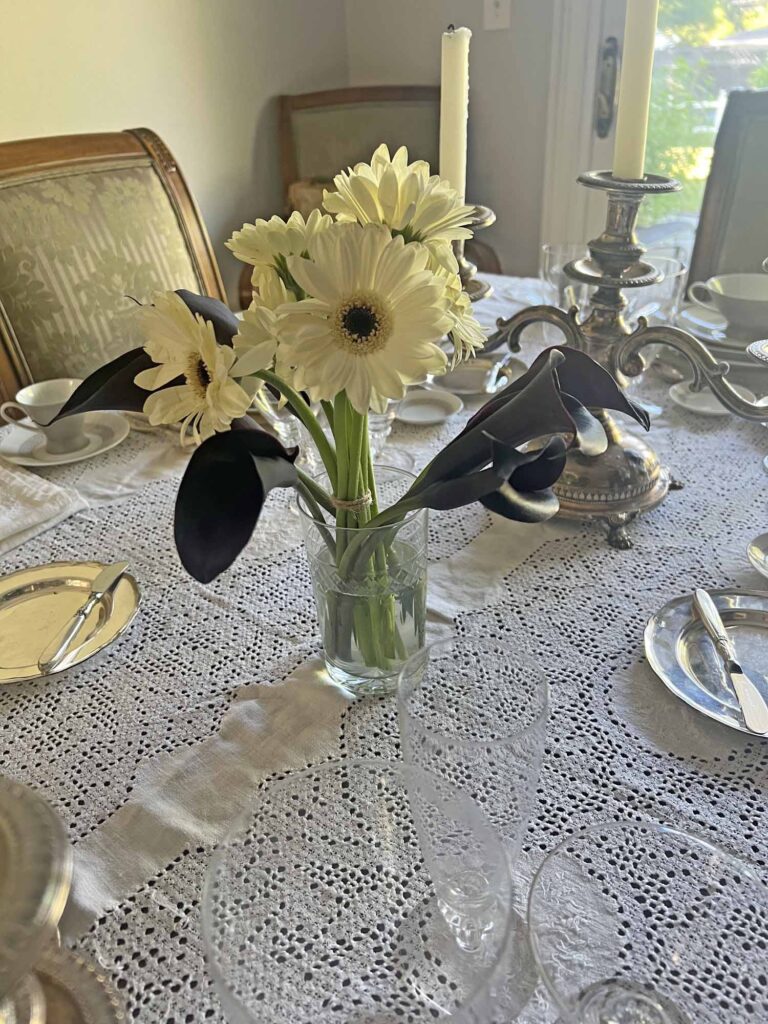 How to Set a Classic Legacy Honored Dining Table centerpiece flowers