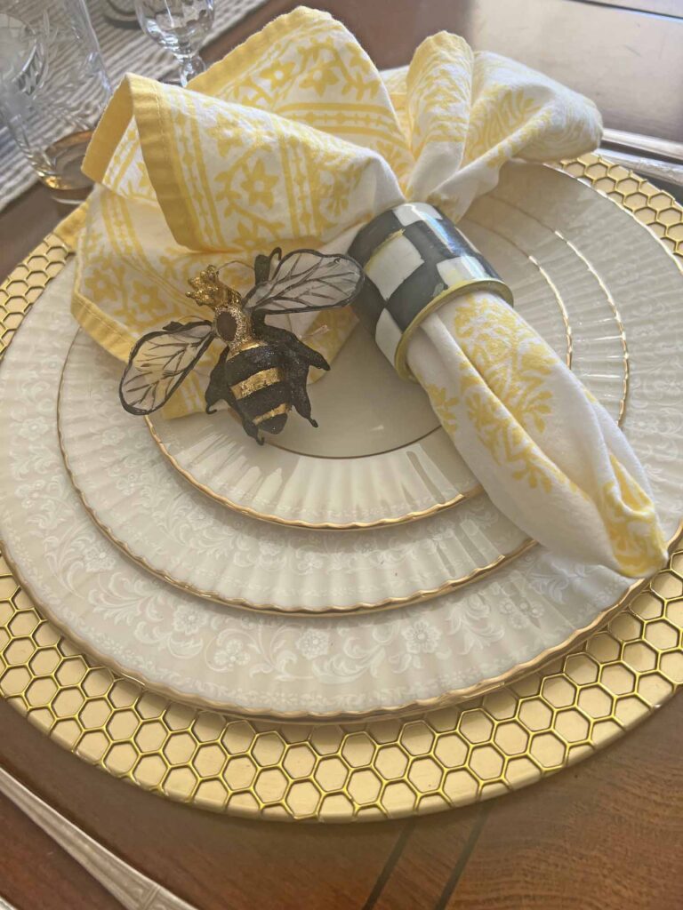 The bee's knees table setting