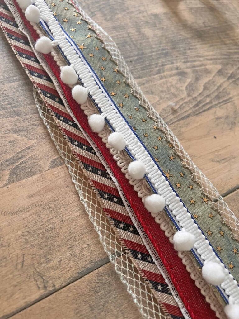 Patriotic decor: Charming, long-tailed bow for the 4th of July ribbons for tails