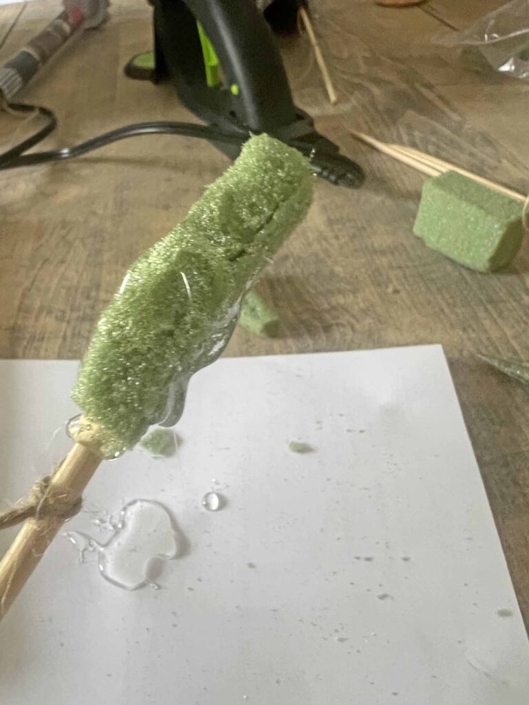 summer craft: how to DIY a patriotic rocket gluing fuse inside tube