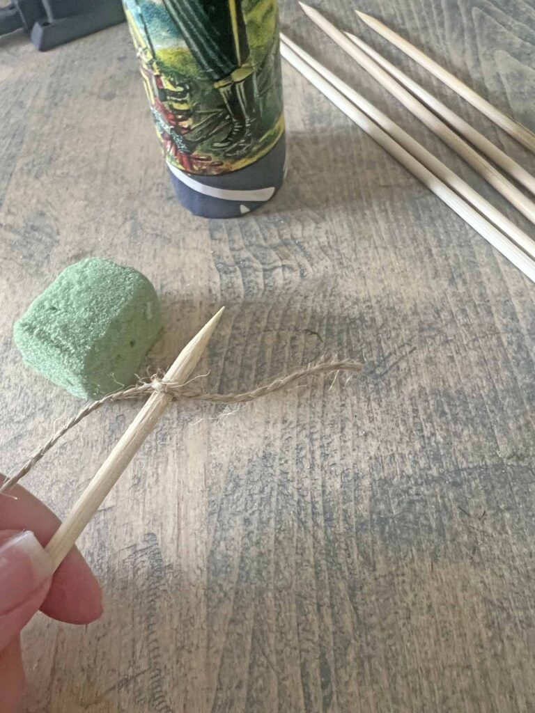 summer craft: how to DIY a patriotic rocket tying twine on skewer for fuse