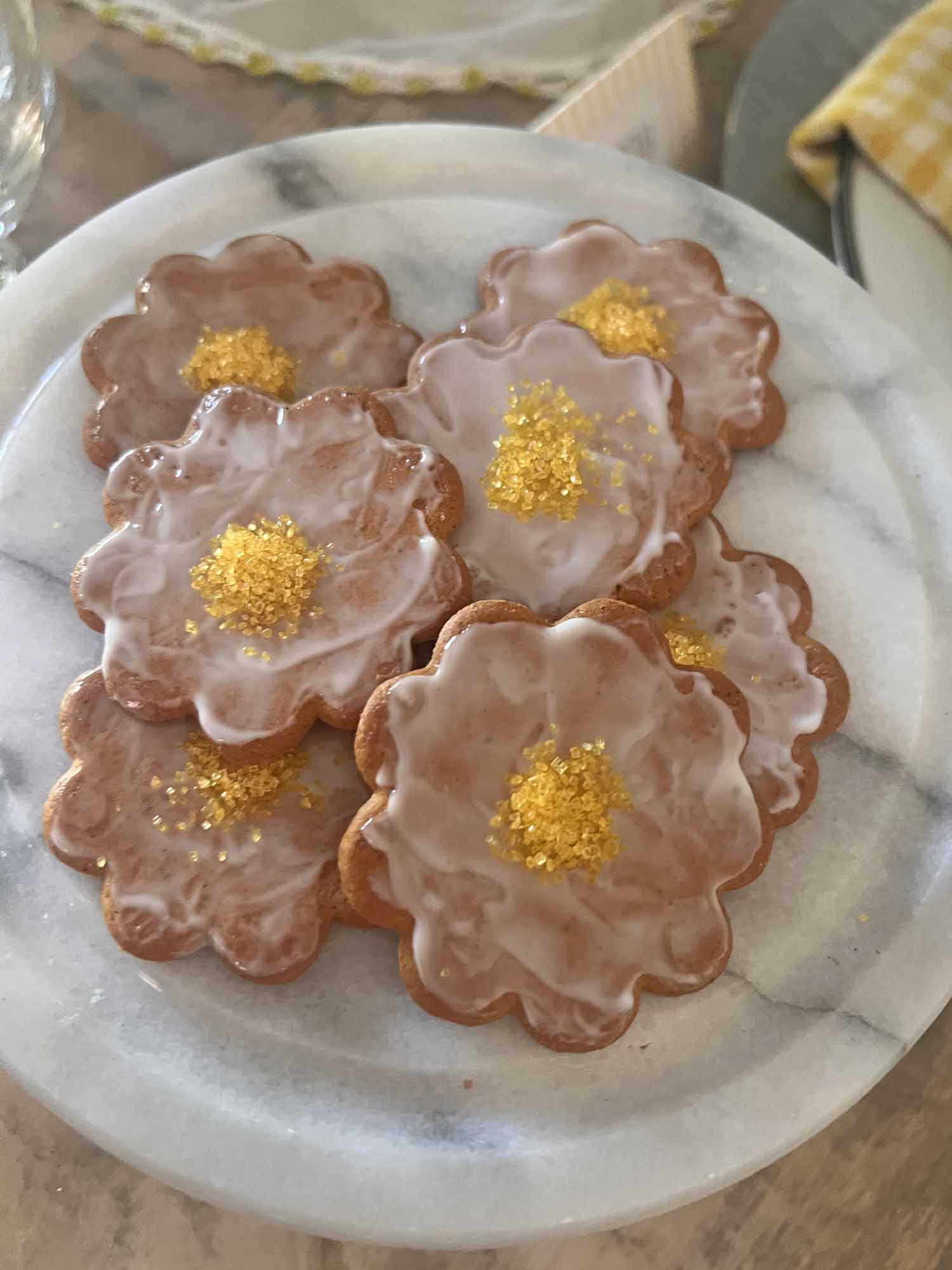 Oopsie daisy inspired tablescape ginger snap cookies