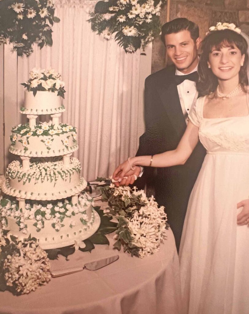 oopsie daisy inspired tablescape wedding cake inspiration