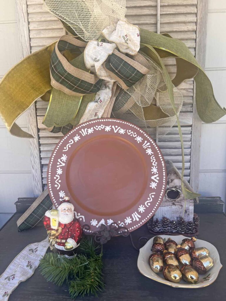 Christmas Craft: Gingerbread plate charger DIY {a la Pottery Barn} styled on plate stand full length