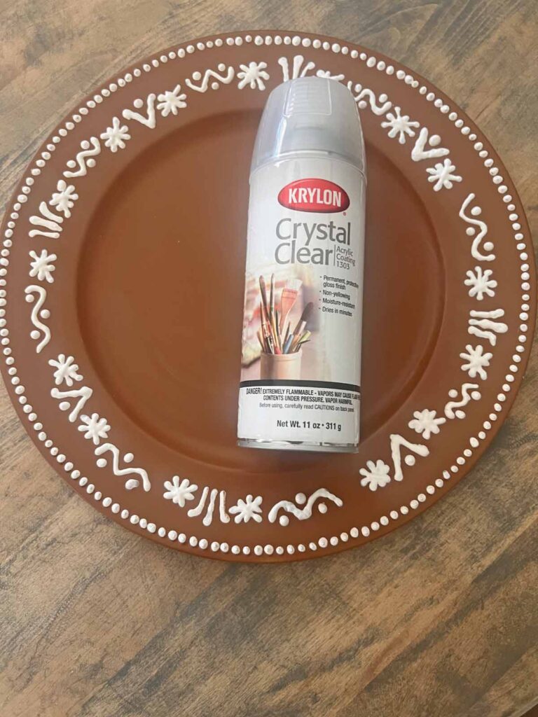 Christmas Craft: Gingerbread plate charger DIY {a la Pottery Barn} clear acrylic spray