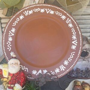Christmas Craft: Gingerbread plate charger DIY {a la Pottery Barn} styled