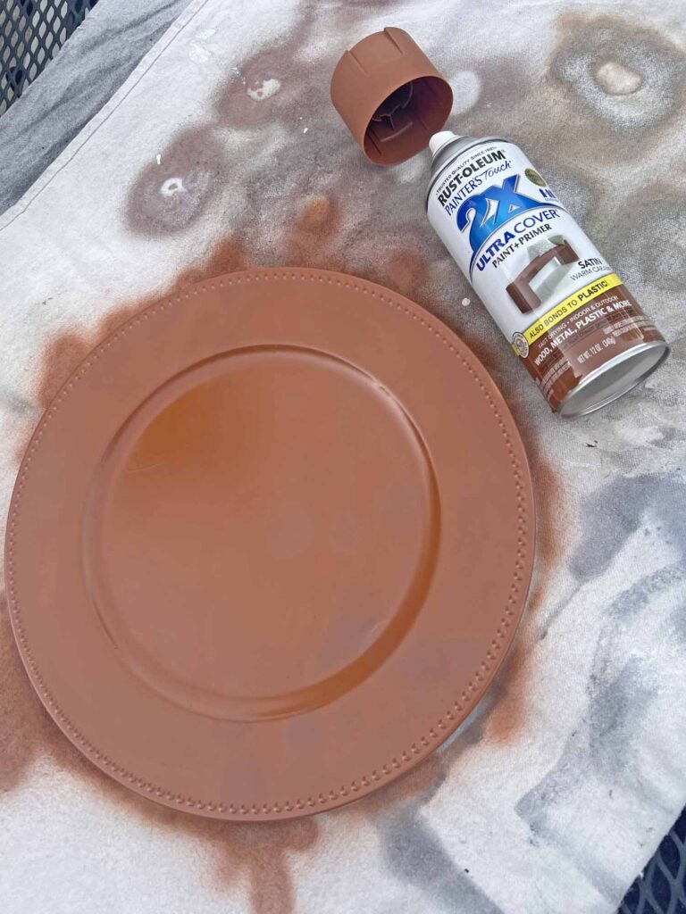 Christmas Craft: Gingerbread plate charger DIY {a la Pottery Barn} Fully painted charger with warm caramel paint
