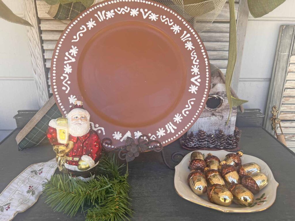 Christmas Craft: Gingerbread plate charger DIY {a la Pottery Barn} styled on plate stand