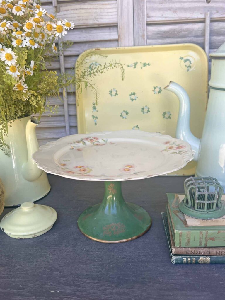 DIY Amazing Pedestals: The thrifted plate glow-up feature