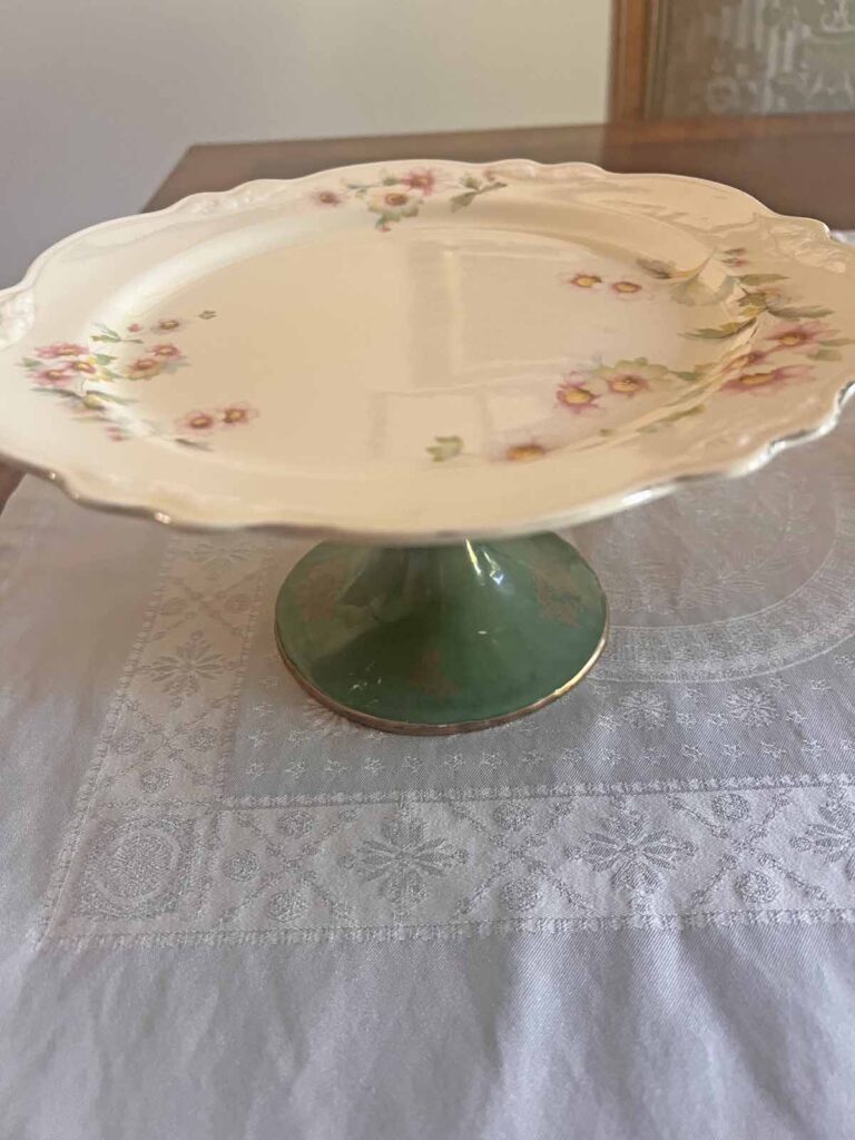 DIY Amazing Pedestals: The thrifted plate glow-up finished project