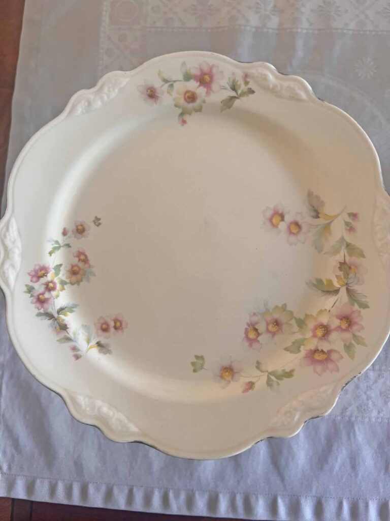 DIY Amazing Pedestals: The thrifted plate glow-up sweet floral plate