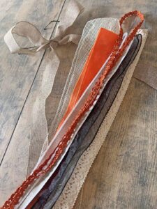 Seasonal Decor: Charming log tailed bow for a Classy Halloween accent prepped ribbons