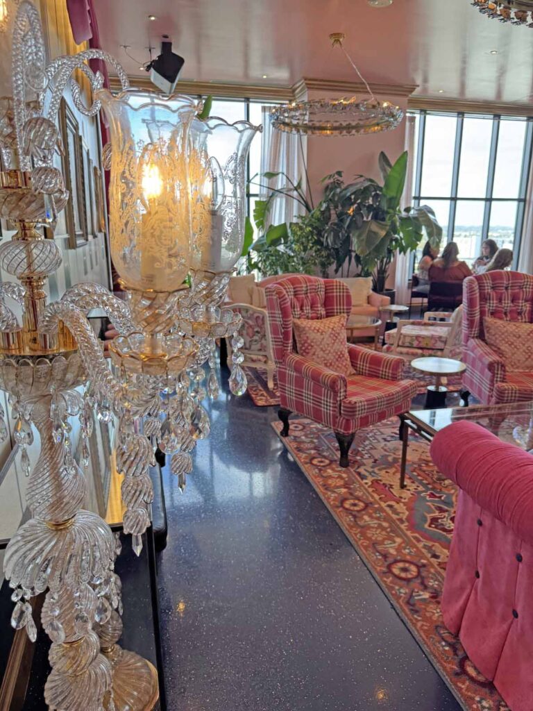 Get the 411 on visiting Nashville, TN White Limozzen Rooftop Lounge