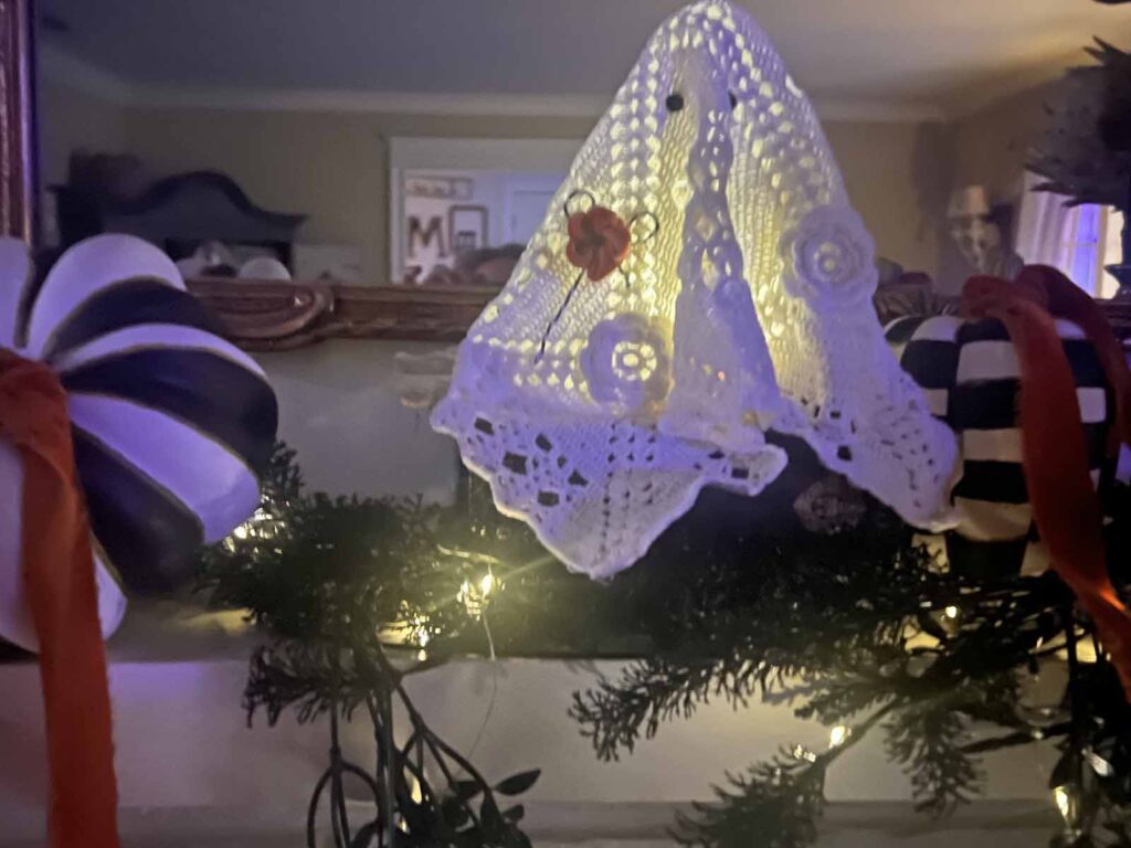 How to transform a thrifted Doily into Casper the friendly ghost for Halloween DIY lit up with votive